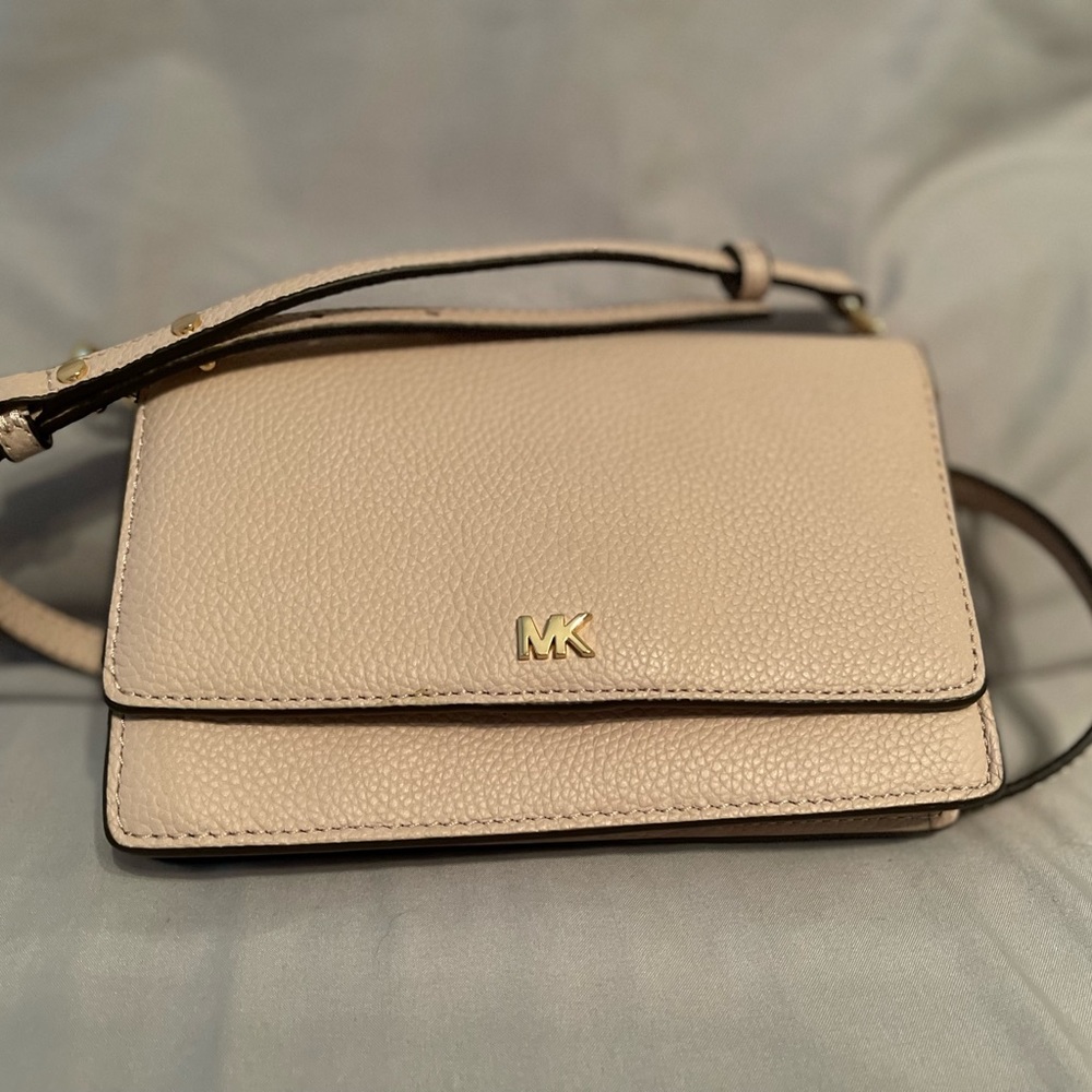 MICHAEL KORS Pebbled Leather Convertible Crossbody- Soft Pink